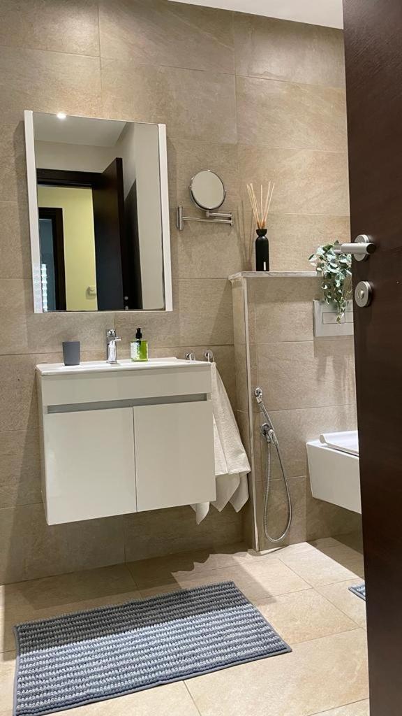 Schoene, Ruhige Neuwertige 127Qm Ferienwohnung Sidi Daoud Exterior photo